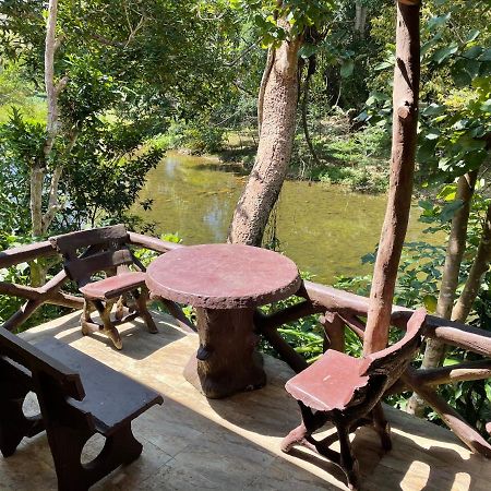 Art'S Riverview Lodge Khao Sok National Park Exterior photo