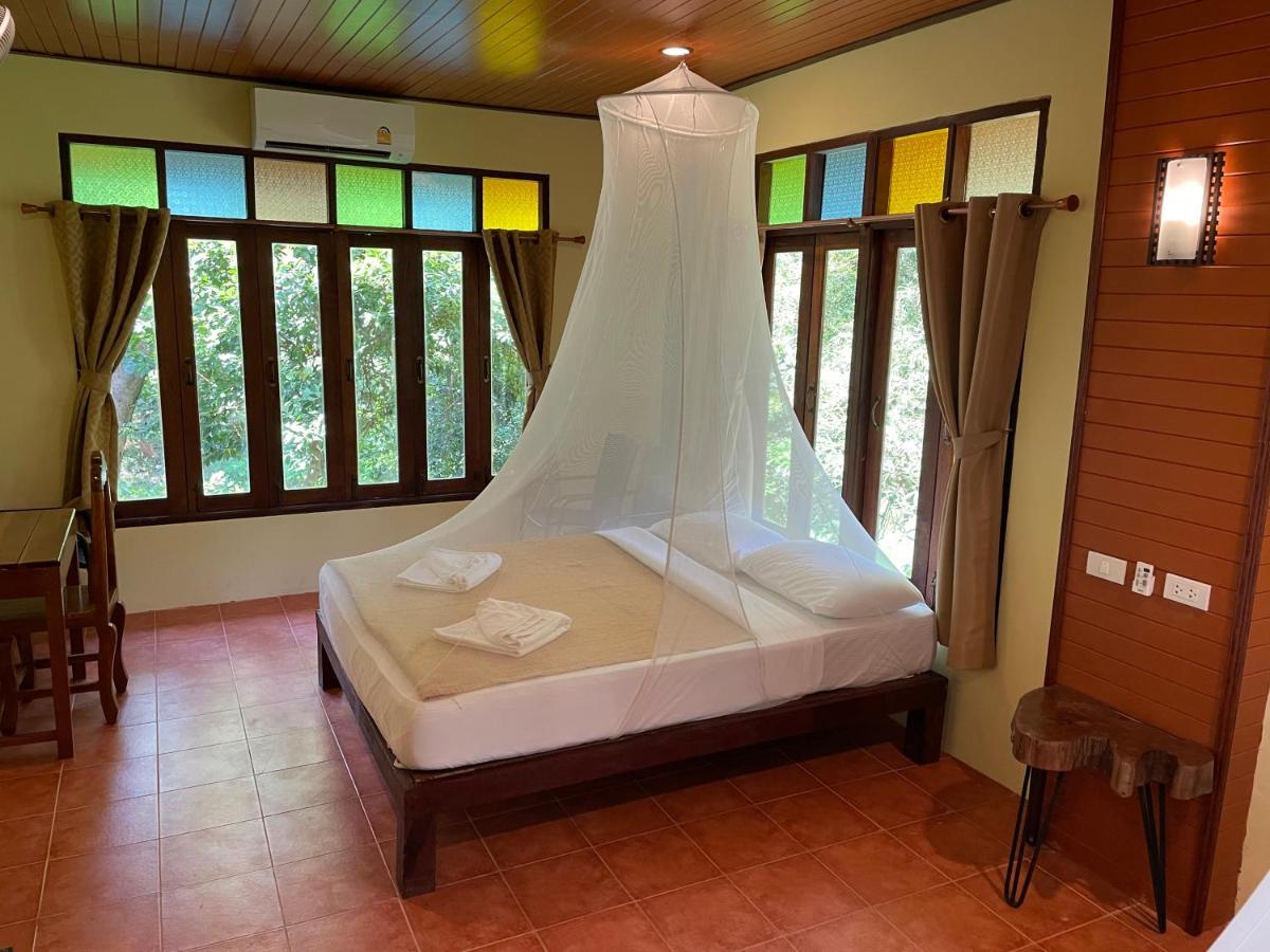Art'S Riverview Lodge Khao Sok National Park Exterior photo