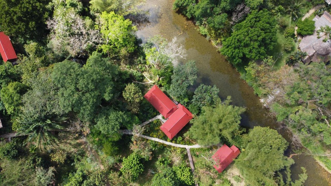 Art'S Riverview Lodge Khao Sok National Park Exterior photo