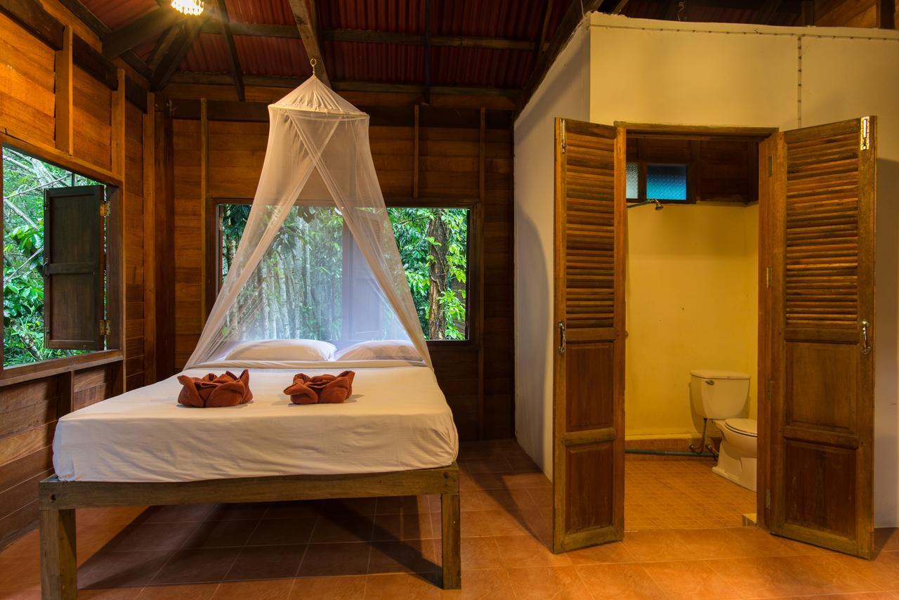 Art'S Riverview Lodge Khao Sok National Park Exterior photo