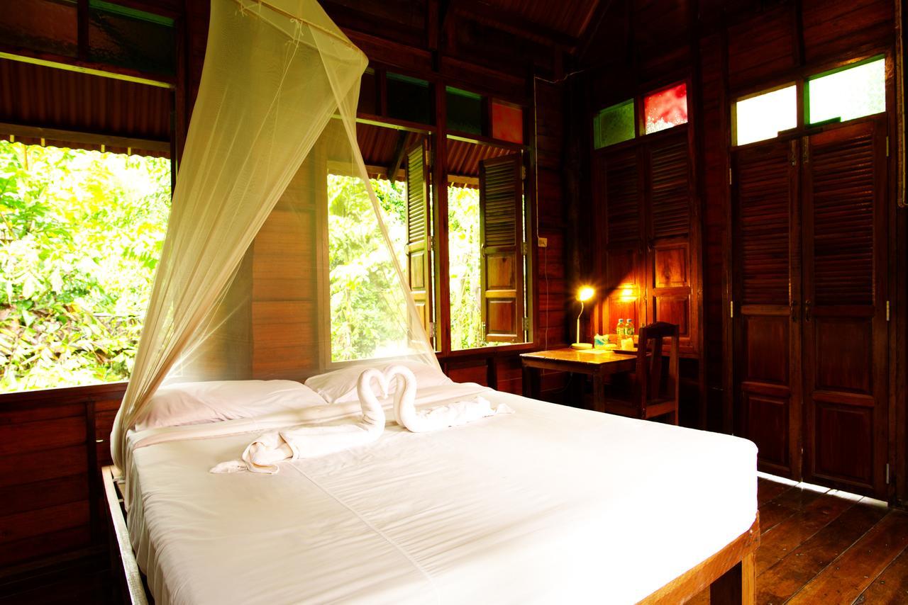 Art'S Riverview Lodge Khao Sok National Park Exterior photo