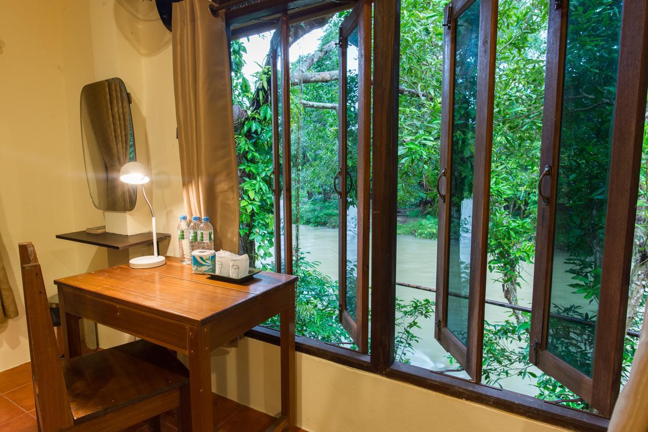 Art'S Riverview Lodge Khao Sok National Park Exterior photo