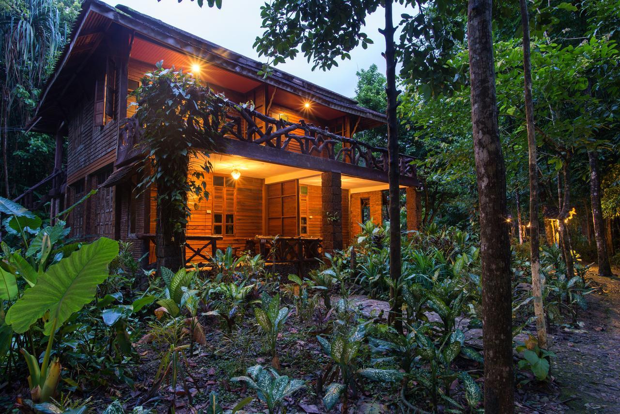 Art'S Riverview Lodge Khao Sok National Park Exterior photo